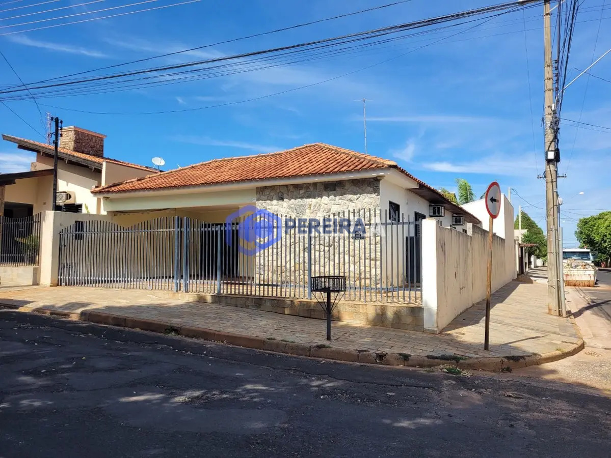 Casa com 3 dormitórios à venda, 130 m² por R$ 350.000,00 - Vila América - Votuporanga/SP - Foto principal