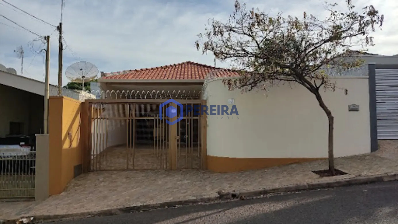 Casa à venda próximo do centro da cidade - Foto principal