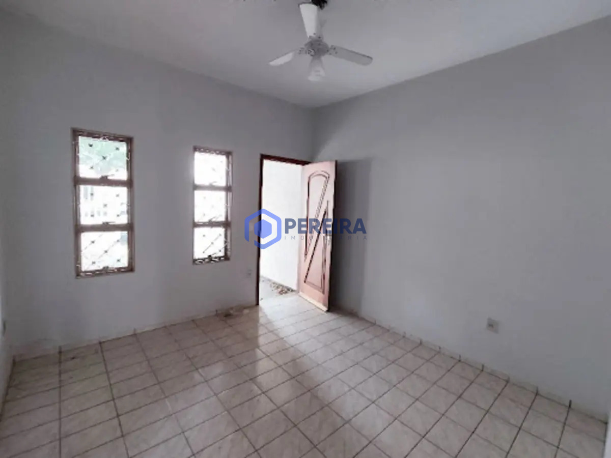 Casa à venda com 3 dormitórios no Jardim Planalto - Foto 3