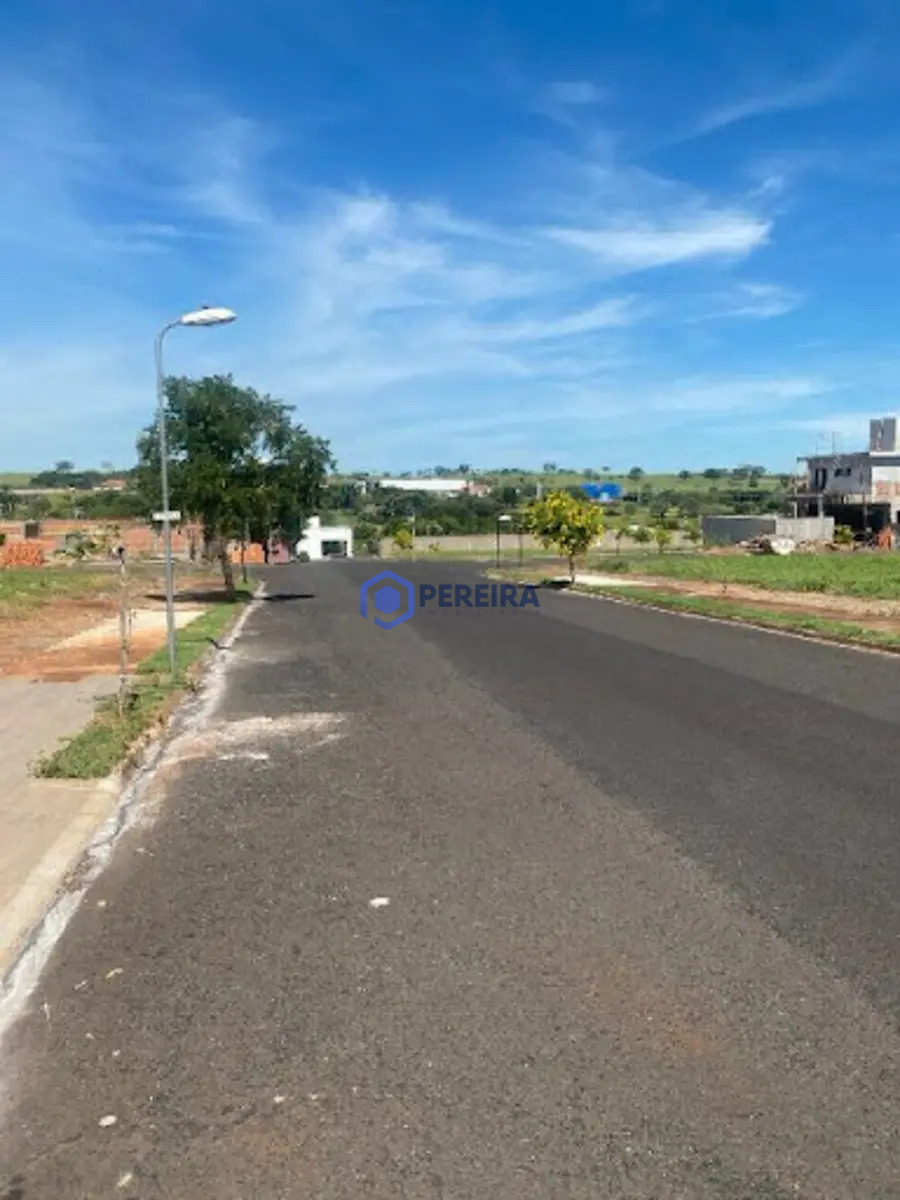 Terreno à venda, 242 m² por R$ 295.000,00 - Jardim dos Pinheiros - Votuporanga/SP - Foto principal