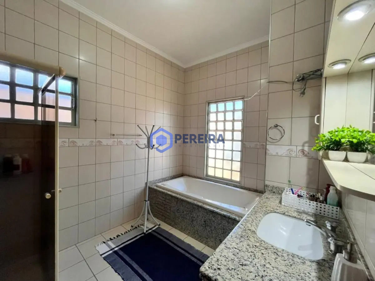 Casa para Venda - 4 dorms, 2 suítes - Friozi, Votuporanga - R$ 750000 - Foto 5