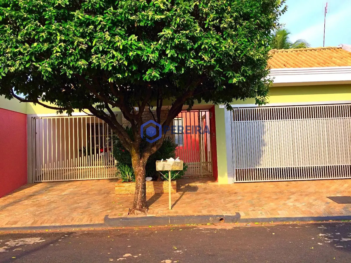 Casa à Venda com 4 Dorms e 2 Suítes - Jardim Alvorada, Votuporanga - Foto principal