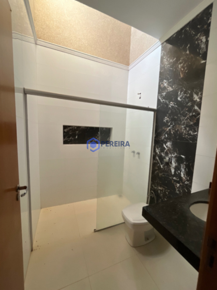 Casa à Venda com 207m² - Parque Cidade Jardim, Votuporanga - Foto 4