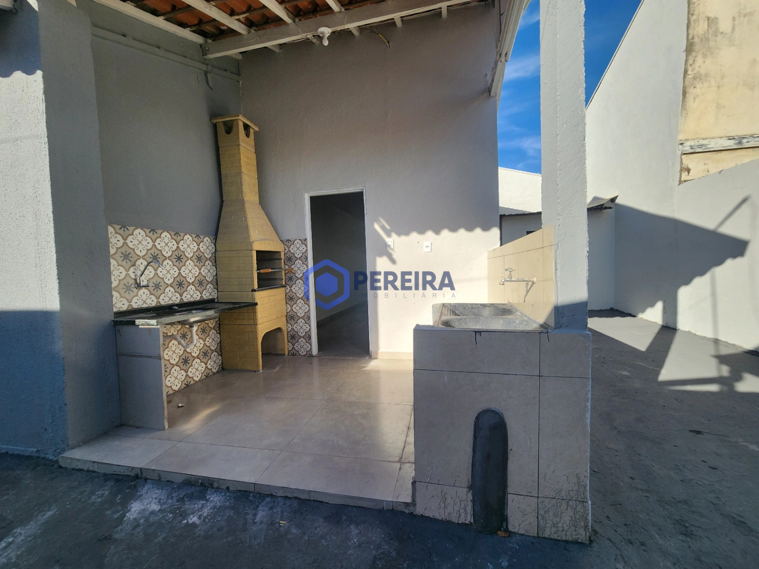 Casa próxima avenida Emílio Arroyo Hernades - Foto principal