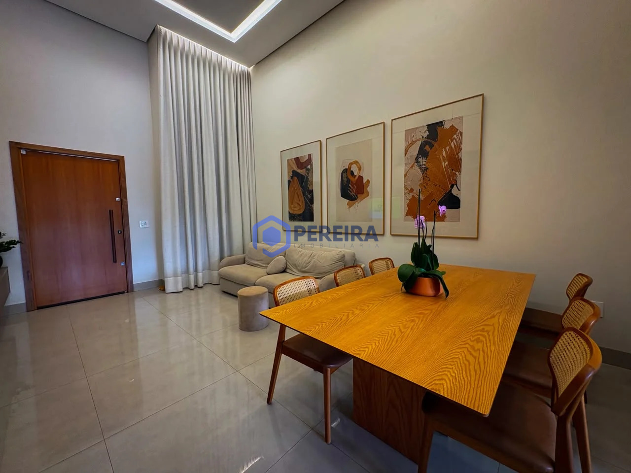 Casa Moderna com Pé-Direito Duplo, Suíte e Quintal Amplo - Jardim Residencial Eulália - Foto 5