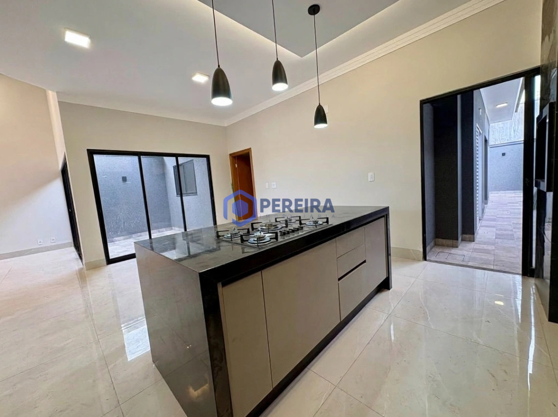 Casa à Venda - 3 Dormitórios e 1 Suíte - Jardim Universitário, Votuporanga - Foto principal
