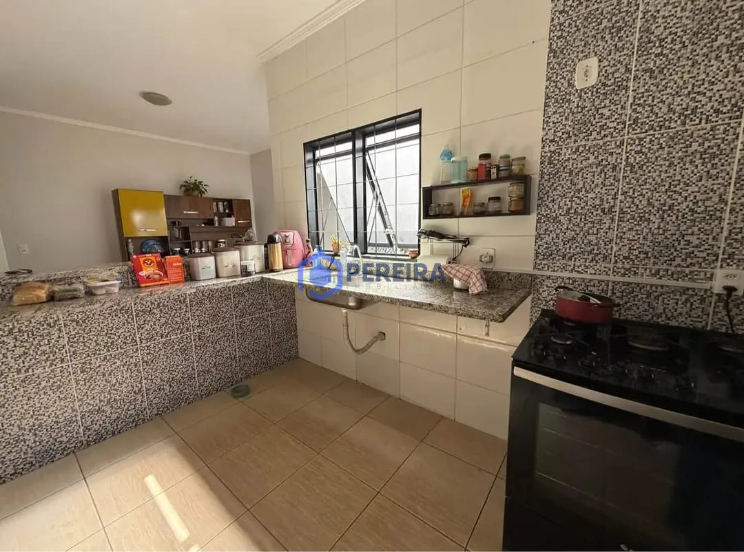 Casa à Venda - 3 Dormitórios e 1 Suíte - PARQUE RESIDENCIAL FRIOZI - Foto 3