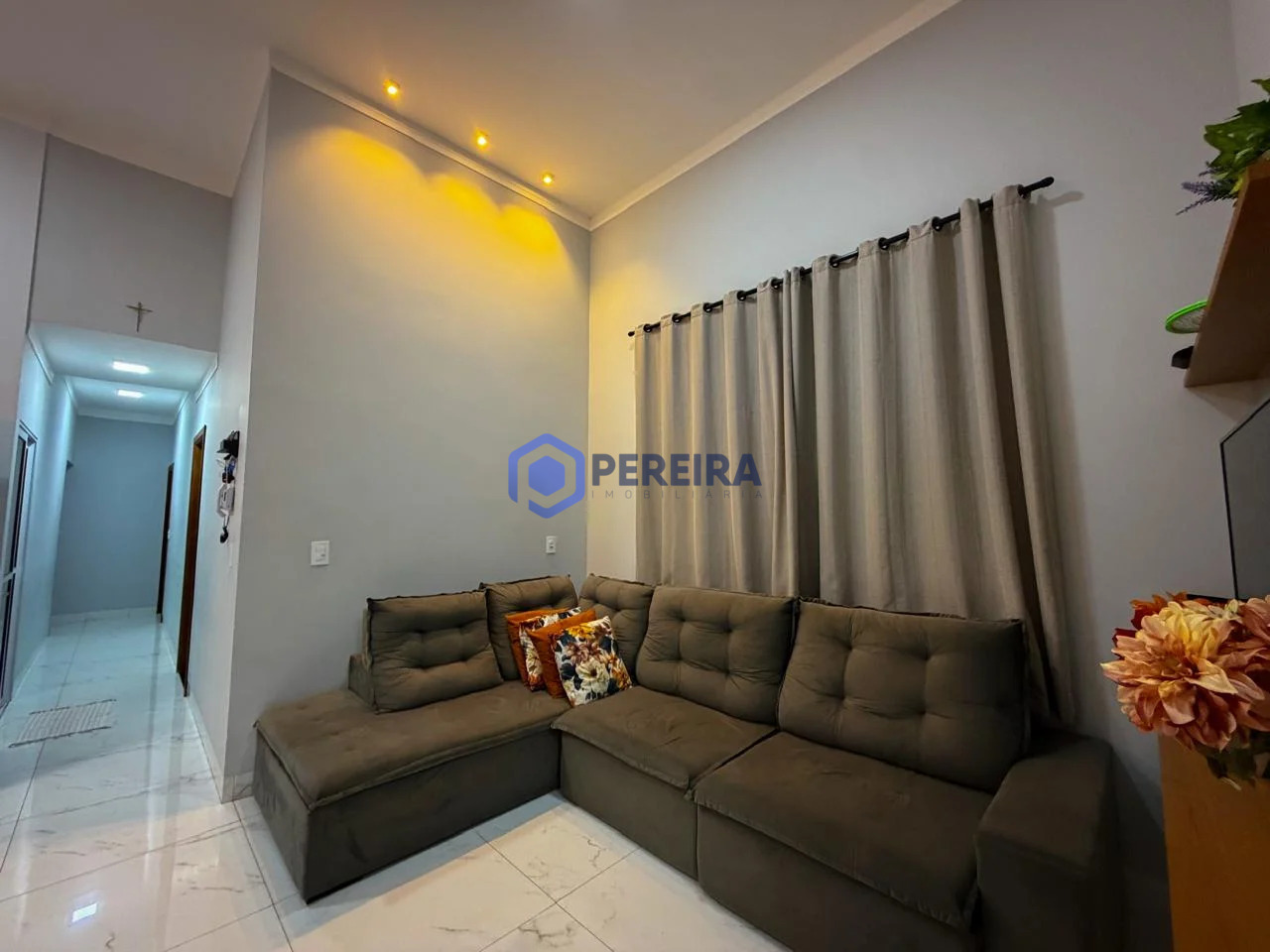 Casa à Venda - 3 Dormitórios e 1 Suíte - Parque Cidade Jardim II, Votuporanga - Foto principal
