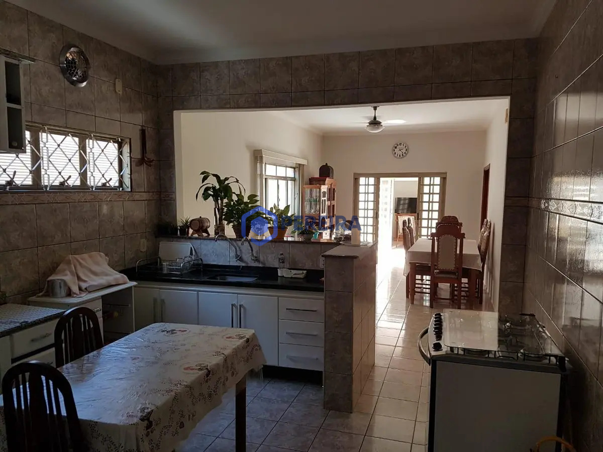 Casa com 3 dormitórios à venda, 244 m² por R$ 690.000,00 - Chácara Aviação - Votuporanga/SP - Foto 4