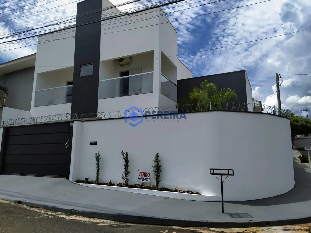 Sobrado com 3 dormitórios à venda, 147 m² por R$ 495.000,00 - Jardim Bom Clima - Votuporanga/SP - Foto principal