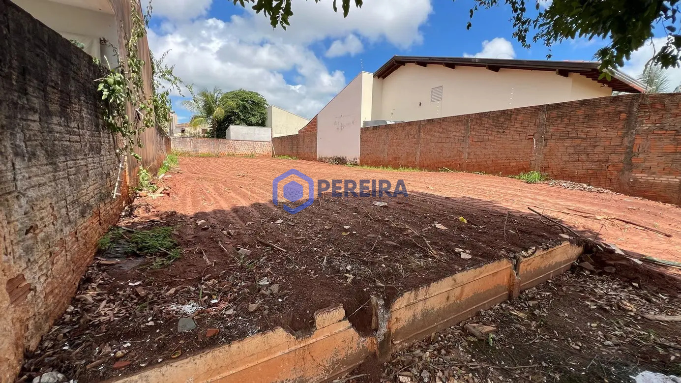 Terreno à venda, 300 m² por R$ 180.000,00 - Jardim Morini - Votuporanga/SP - Foto principal
