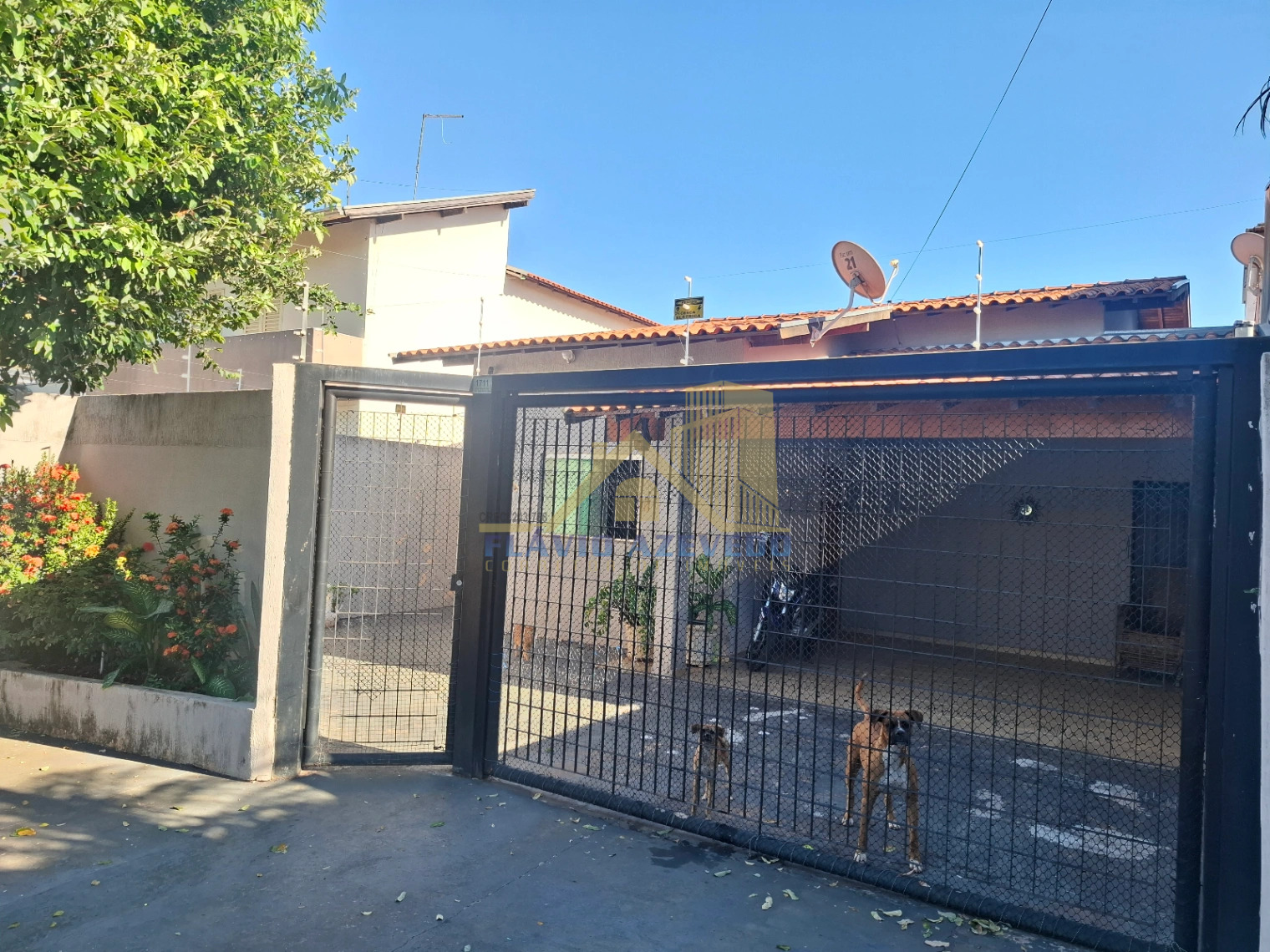 Casa à Venda com 3 Dorms e 1 suíte - Pinheiros, Votuporanga - Foto principal