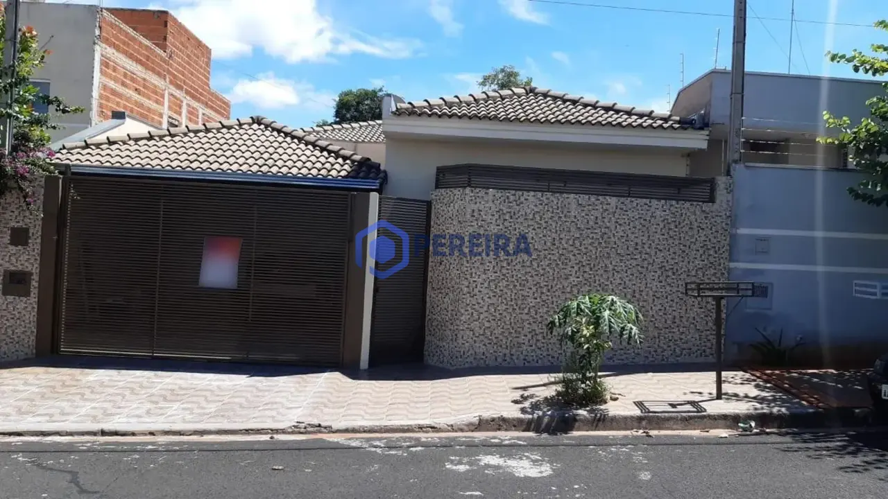 Casa com 3 dormitórios à venda, 143 m² por R$ 350.000,00 - Jardim das Carobeiras - Votuporanga/SP - Foto principal
