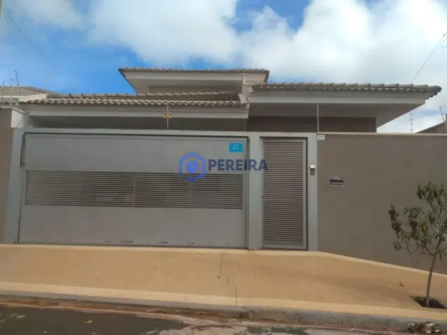 Casa com 3 dormitórios à venda, 150 m² por R$ 520.000 - Parque Residencial do Lago - Votuporanga/SP