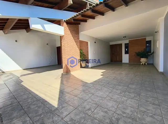 Casa à Venda - 4 Dorms e 3 Suítes - Patrimônio Novo, Votuporanga