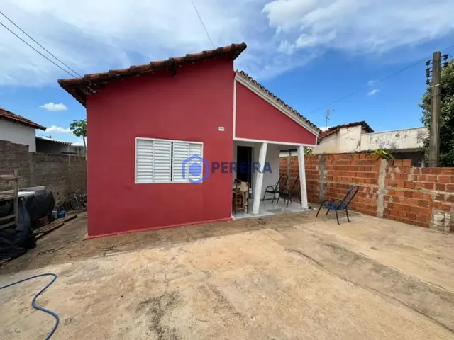 Casa para Venda - 2 dormitórios - , - R$ 200000