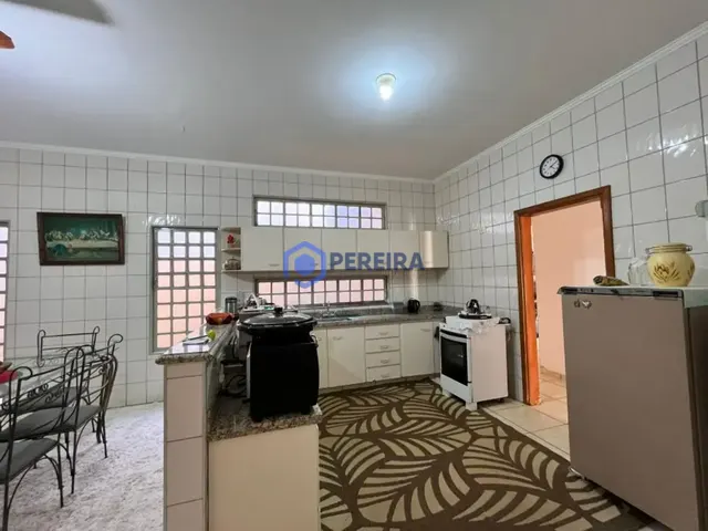 Casa para Venda - 4 dorms, 2 suítes - Friozi, Votuporanga - R$ 750000 - Foto 4