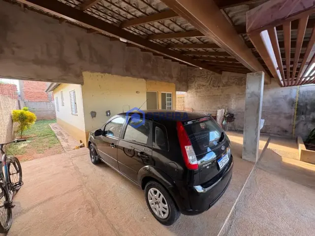 Casa à Venda - 2 Dormitórios - Pacaembu, Votuporanga