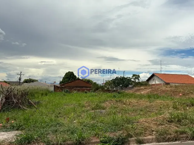 Terreno à Venda - 293.4m² - Vila Residencial Santa Helena, Votuporanga