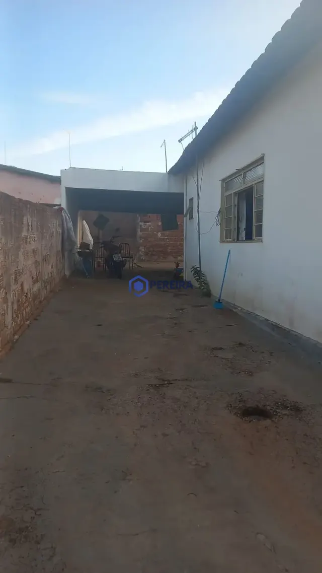 Casa à Venda com 3 Dormitórios - Estação, Votuporanga
