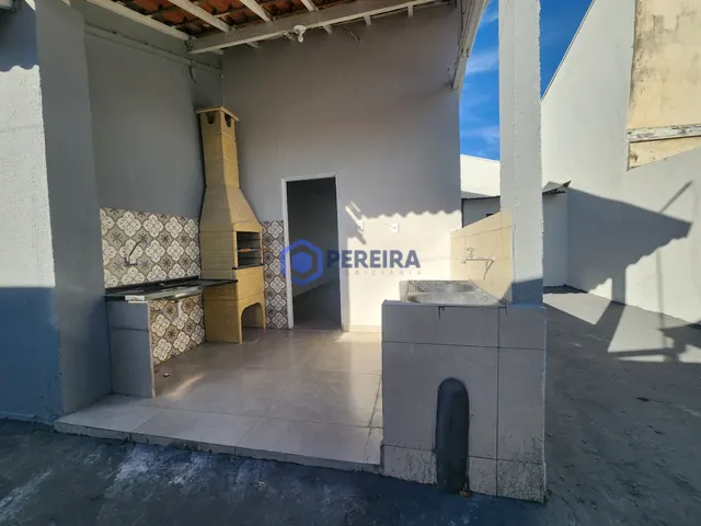 Casa próxima avenida Emílio Arroyo Hernades