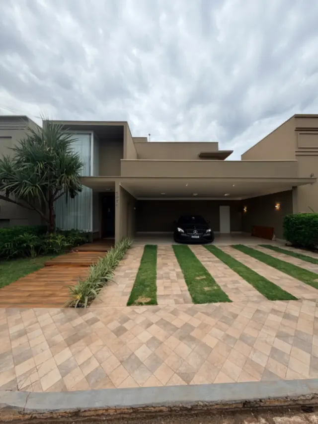 Casa linda em Condomínio Fechado