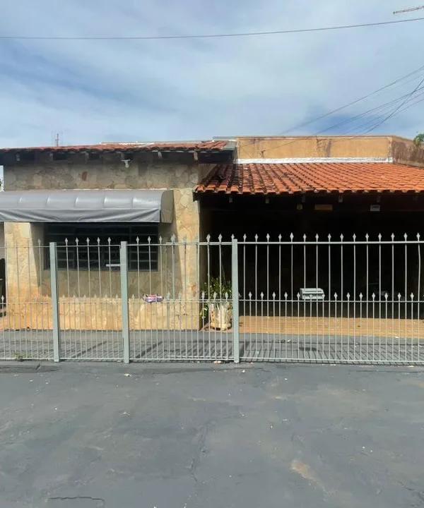 Casa à Locação com 3 Dorms - COHAB, Votuporanga - Foto principal