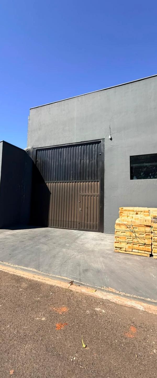 Barracão à Locação - 473m² - Jardim de Bortole, Votuporanga - Foto principal